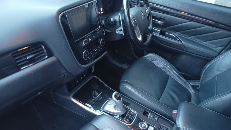 Outlander Phev Stockport Car Sales (24)